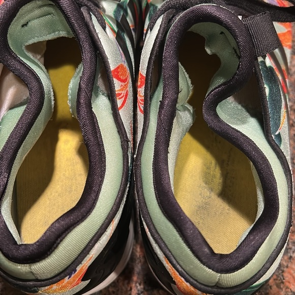 GUC adidas Originals ZX Flux Tropical
Running Sneaker(size 8 men’s) 9.5 women’s - Picture 7 of 10